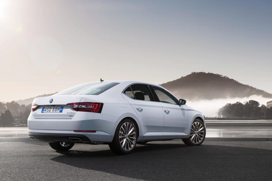  Skoda Superb 4x4 2016 года  (AU) (фото 10 из 18)